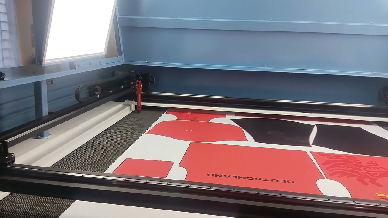 Machine Model:GH1812TT-AT -SCCD . This machine is so much of a smart Laser cutting machine. 