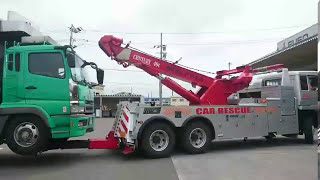 お見事な運転！ザ・グレートがスーパーグレートを牽引！