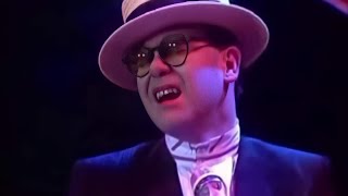 ELTON JOHN - &#39;BLUE EYES&#39; (LIVE)