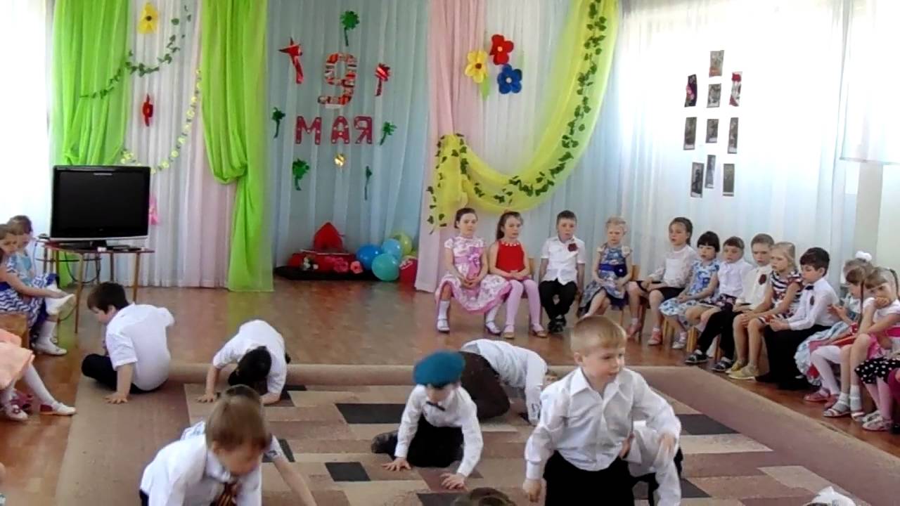 Танец мальчиков для мам