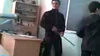 Учительница доверила ученику провести урок.3gp Учительница доверила ученику провести урок.3gp