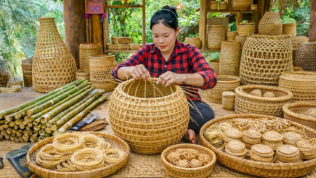How to Weave Bamboo Baskets to Sell at the Market - Harvesting Vegetable - Cooking | Trieu Mai Huong