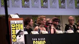 Sarah Paulson imitates Evan Peters&#39; voice at Comic Con 2015