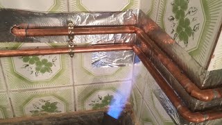 بالشرح الممل  تمديد انابيب الماء فوق السيراميك بالنحاس how to solder  copper pipe