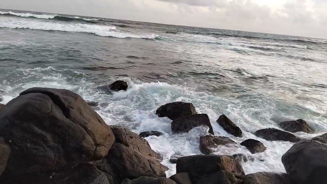 Coconut Tree Hills Breach, Mirissa, Sri Lanka 🇱🇰