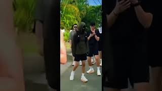 Тэхен и семья ВУГУ на Гавайях Начинают появляться первые кадры. #v #kimtaehyung #taehyung #bts