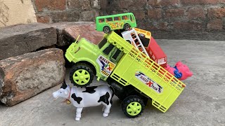 Truck accident cow video ll gadi wala cartoon || khilona wala video ll car truck jcb bus 400 invest