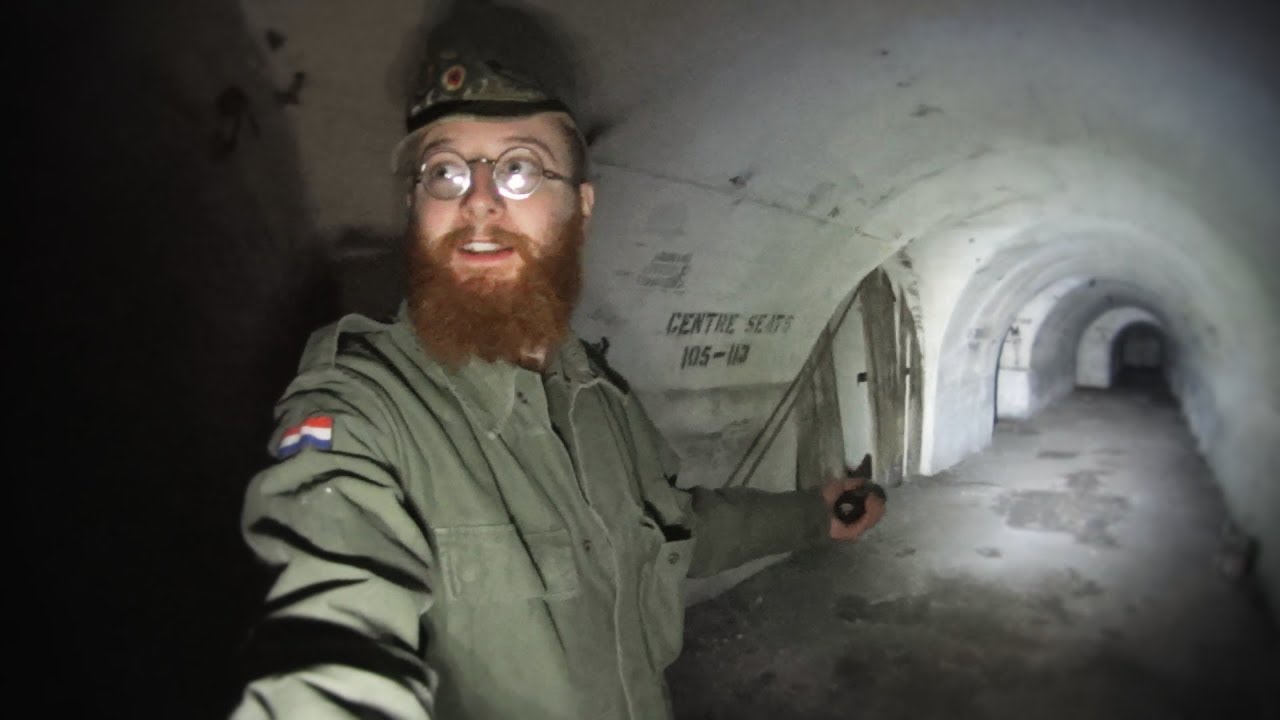 URBAN EXPLORER STUMBLES ACROSS WW2 BUNKER -- FORGOTTEN IN TIME
