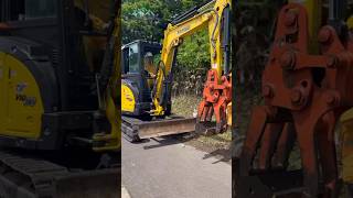草刈り作業🌱刈った草をバックホウにアタッチメント(つかみ)をつけたもので回収！#藤本建設 #青森 #建設会社 #建設業 #バックホウ #asmr