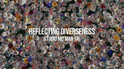 8,800 mirrored flowers from discarded acrylic reveal a data-driven portrait of the netherlands