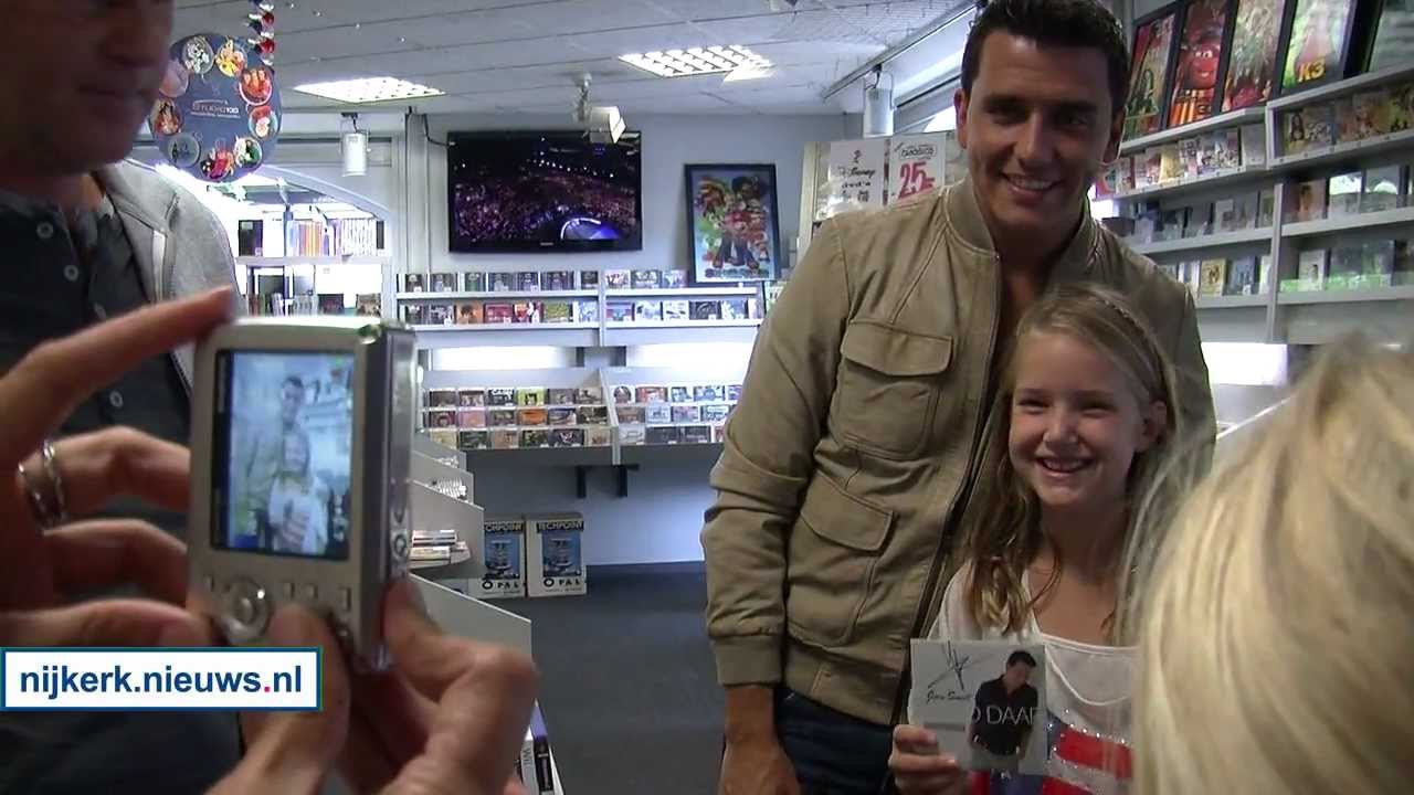 NIJKERK - Jan Smit signeert bij Verhoog