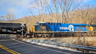 GP40-2, Conrail heritage unit on very long CSX freight train