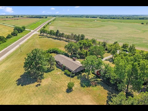 1593 Delaware Rd, Pomona, KS home video tour