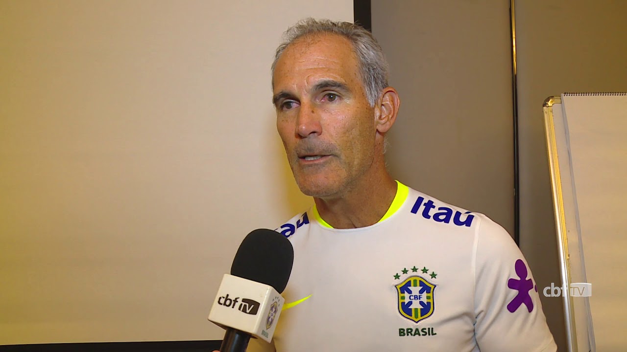 Seleção Brasileira Sub17 Carlos Amadeu fala sobre convocação de Helio Junio YouTube Seleção Brasileira Sub17 Carlos Amadeu fala sobre convocação de Helio Junio YouTube