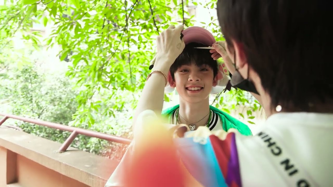 TF家族】左航《2 Sides》个人PB拍摄花絮- YouTube