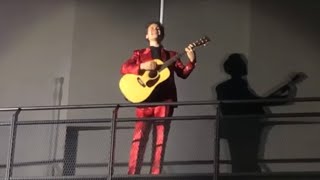 harry styles signing girl crush with no mic, and the crowd going silent for him (tokyo)