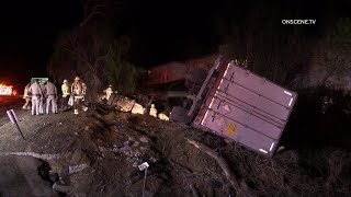 Semi Flies Off The 101 Freeway, Trapping Driver | Thousand Oaks