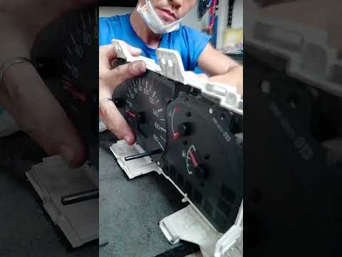 panel gauge repair /Mitsubishi Space Gear Speedometer Gauge not working