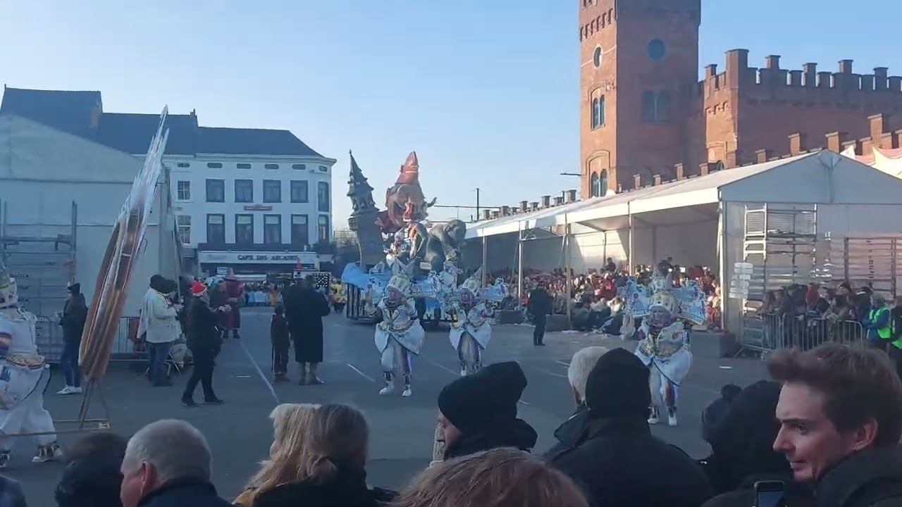 Aalst Carnaval 2025 - Statieplein - 33. AKV Ajommaja