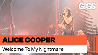 Alice Cooper - Welcome To My Nightmare (Live At Hammersmith)
Captured live at Hammersmith, this performance of “Welcome to My Nightmare” fully unleashes Alice Cooper’s macabre theatrical vision. Opening the show like a twisted curtain call, the song sets an ominous tone as Cooper prowls through the lyrics with chilling confidence. Driven by dramatic arrangements and a tight, sinister groove, the track becomes a full-blown horror spectacle, heightened by the electricity of the crowd. Dark, immersive, and unmistakably iconic, this rendition is Alice Cooper inviting the audience straight into his world—no escape promised.
Like what you see? Share, comment, like and subscribe!
Follow us:
Subscribe: https://mercury-studios.lnk.to/StagesSubscribe
Official site: https://www.mercurystudios.co
#GIGS #AliceCooper #Mercuryperformance Alice Cooper - Welcome To My Nightmare (Live At Hammersmith)