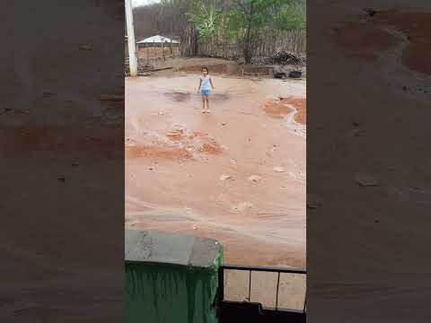 tomando banho de chuva ☔