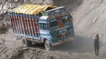 10 MOST DANGEROUS ROADS IN THE WORLD