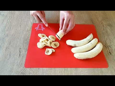 Video: How To Cook A Banana Charlotte