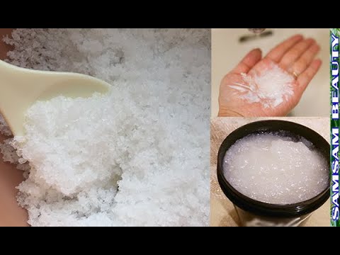 머리를 씻기 전에 샴푸에 소금을 넣으십시오. 이 간단한 속임수는 여성의 가장 큰 문제 중 하나를 해결합니다.