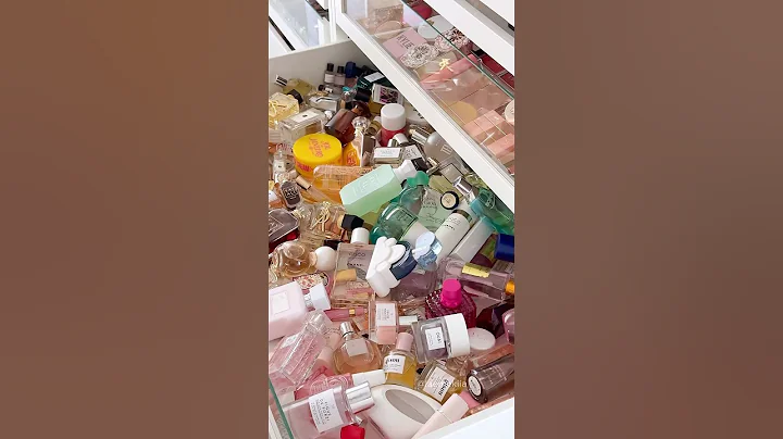 let’s organize my gold&red perfume collection♥️✨ #organizing #perfume #asmr #sephora #shorts #preppy