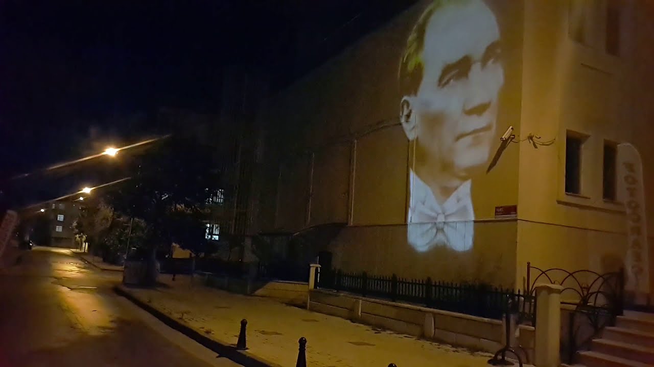 Atatürk Resmini Duvara Yansıt , Duvara Renkli Atatürk Siuleti yansıt Atatürk Resmini Duvara Yansıt , Duvara Renkli Atatürk Siuleti yansıt