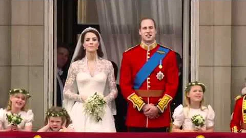 Prince William and Kate Kiss on the Balcony - The ...