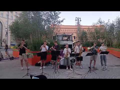 Уличные музыканты.Синий платочек.