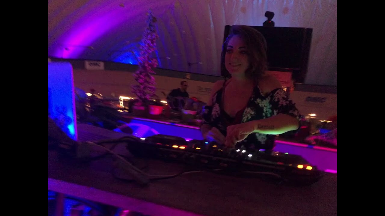 Unforgettable Night With DJ Missydi Rolling Beats At The Rink 