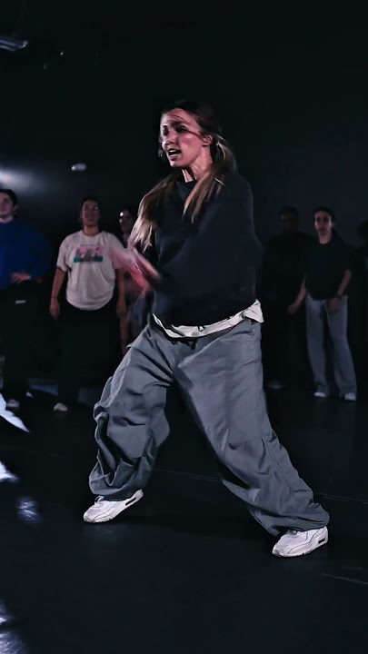 Shake That Thing 👀🍑 #AREA54 #dance #dancevideo #viralshort #fyp #seanpaul #expression