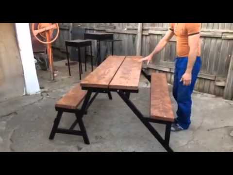 Video: Cum desfaci o masă pliabilă?