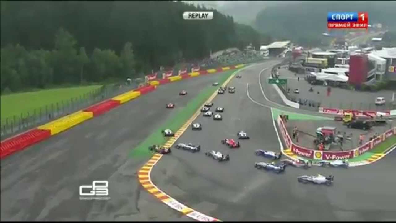 GP3 2013. Belgian Grand Prix. Melville McKee and Tio Ellinas Start Crash