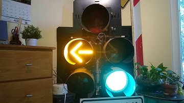 Eagle Doghouse Traffic Signal