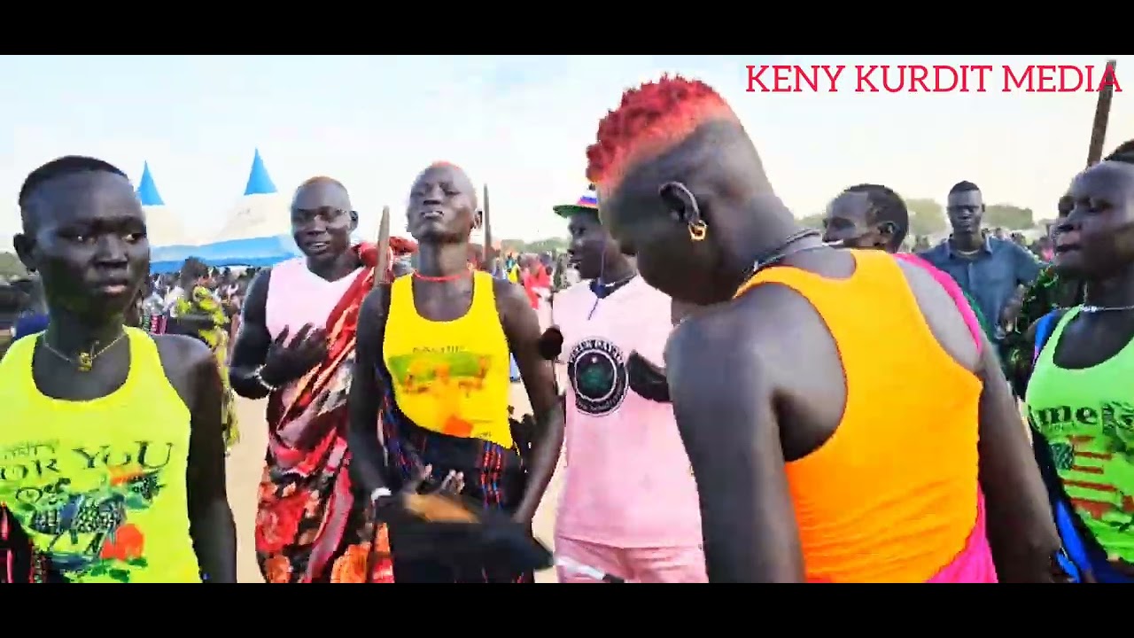 New Dergel Song  Artiste:-  Garang Alier aka Adarwal Ahoc Magok Song's Title Majhok Gualla Ajuong