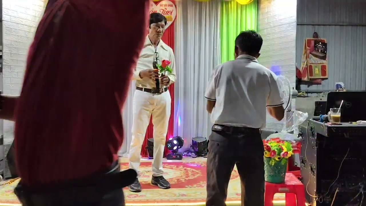 Anh hiếu thành giao lưu CLB trần tươi ca khúc tọi tình 