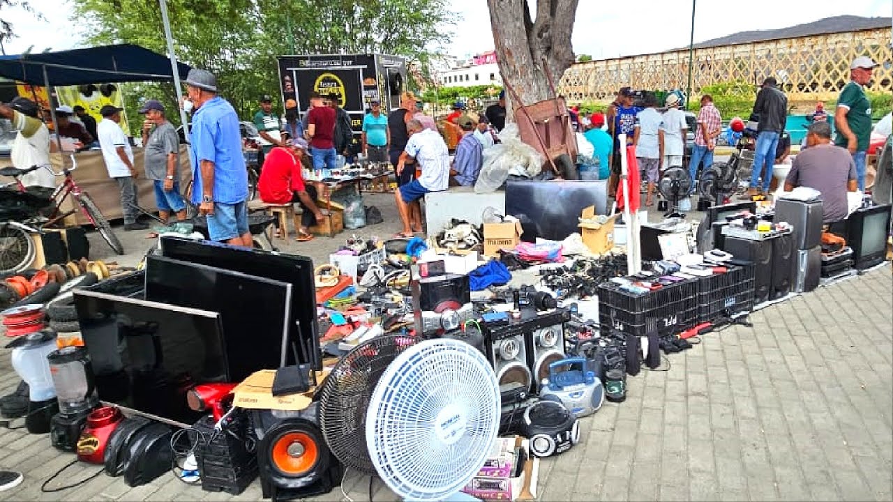 RELÍQUEA É O QUE NÃO FALTA NESTA FEIRA DO ROLO