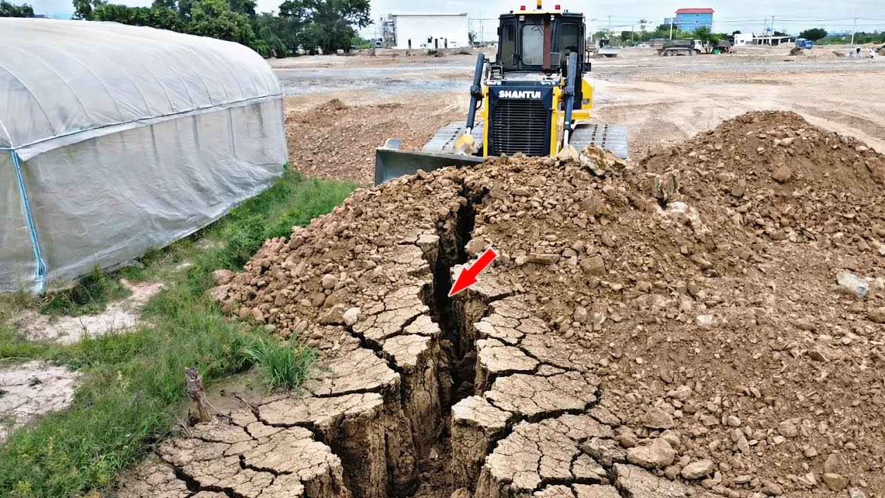 Great Activity Use SHANTUI DH17c3 Pro Bulldozer Land Filling with Many 25.ton Dump truck Unloading.