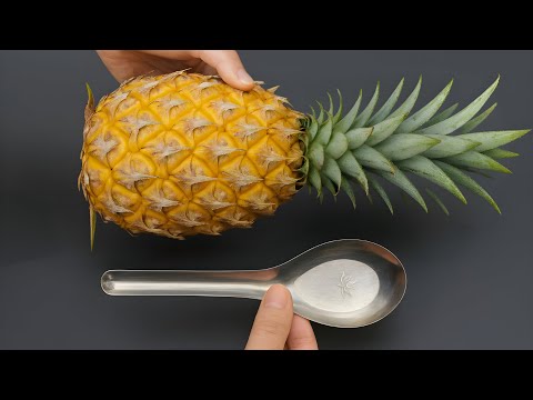تقشير الأناناس بسهولة فقط استخدم ملعقة