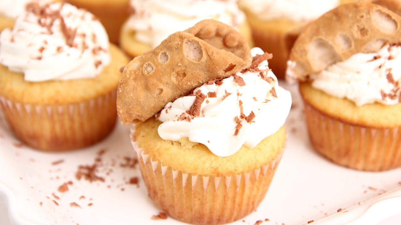 Cannoli Cupcakes Recipe - Laura Vitale - Laura in the Kitchen Episode 700