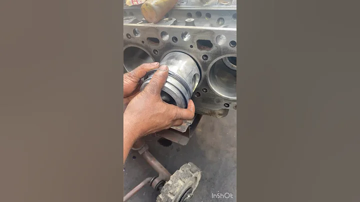CUMMINS ENGINE PISTON INSTALLING #cummins #cumminsdiesel #engine #repair #workshop #youtubeshorts