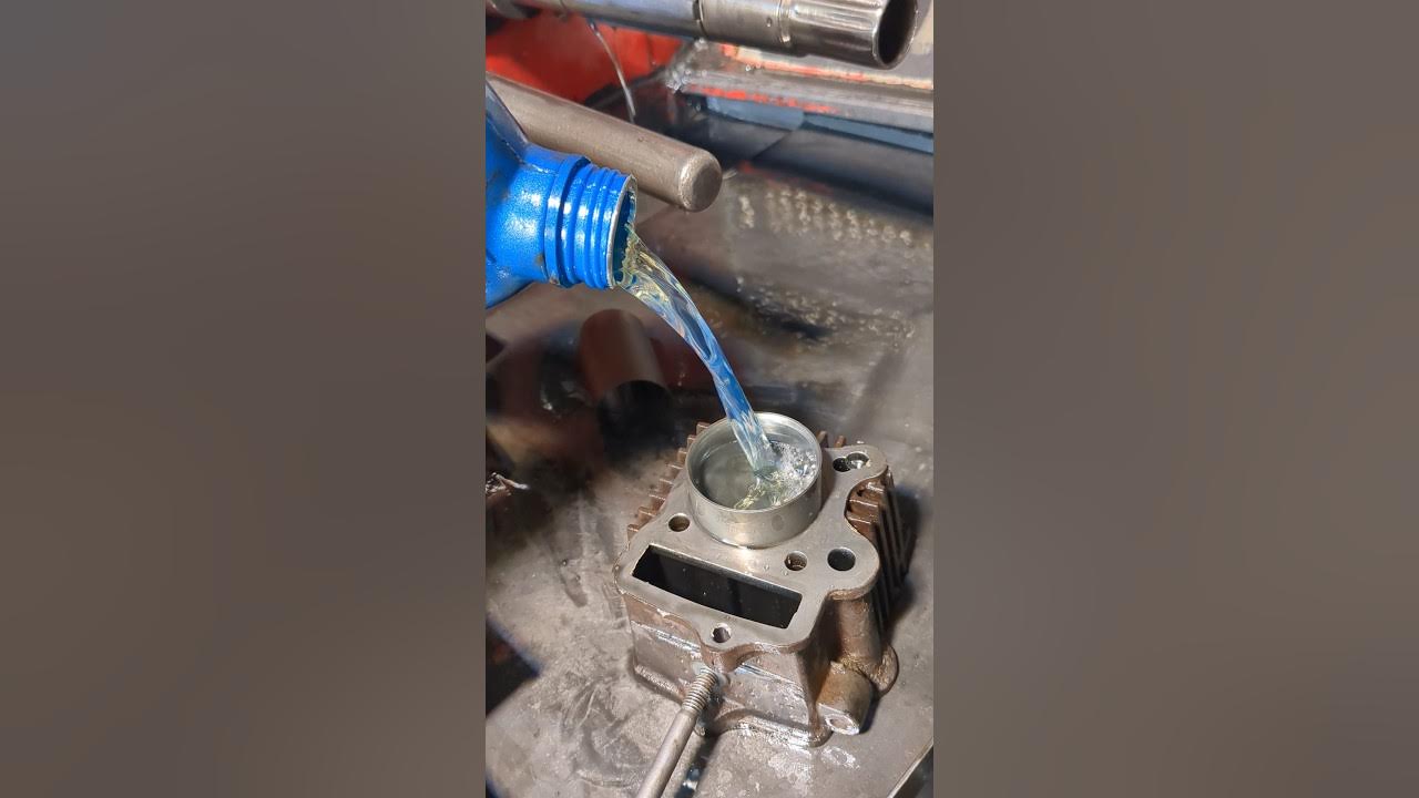 HOW TO HONDA BIKE CYLINDER DIESEL POLISH NEW PISTON FITTING #shortsfeed #subscribe #piston HOW TO HONDA BIKE CYLINDER DIESEL POLISH NEW PISTON FITTING #shortsfeed #subscribe #piston
