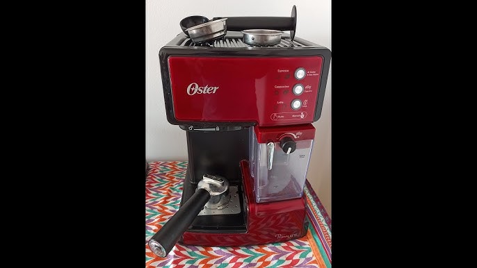 Prepara un cappuccino en tu cafetera Oster® PrimaLatte® BVSTEM6601 