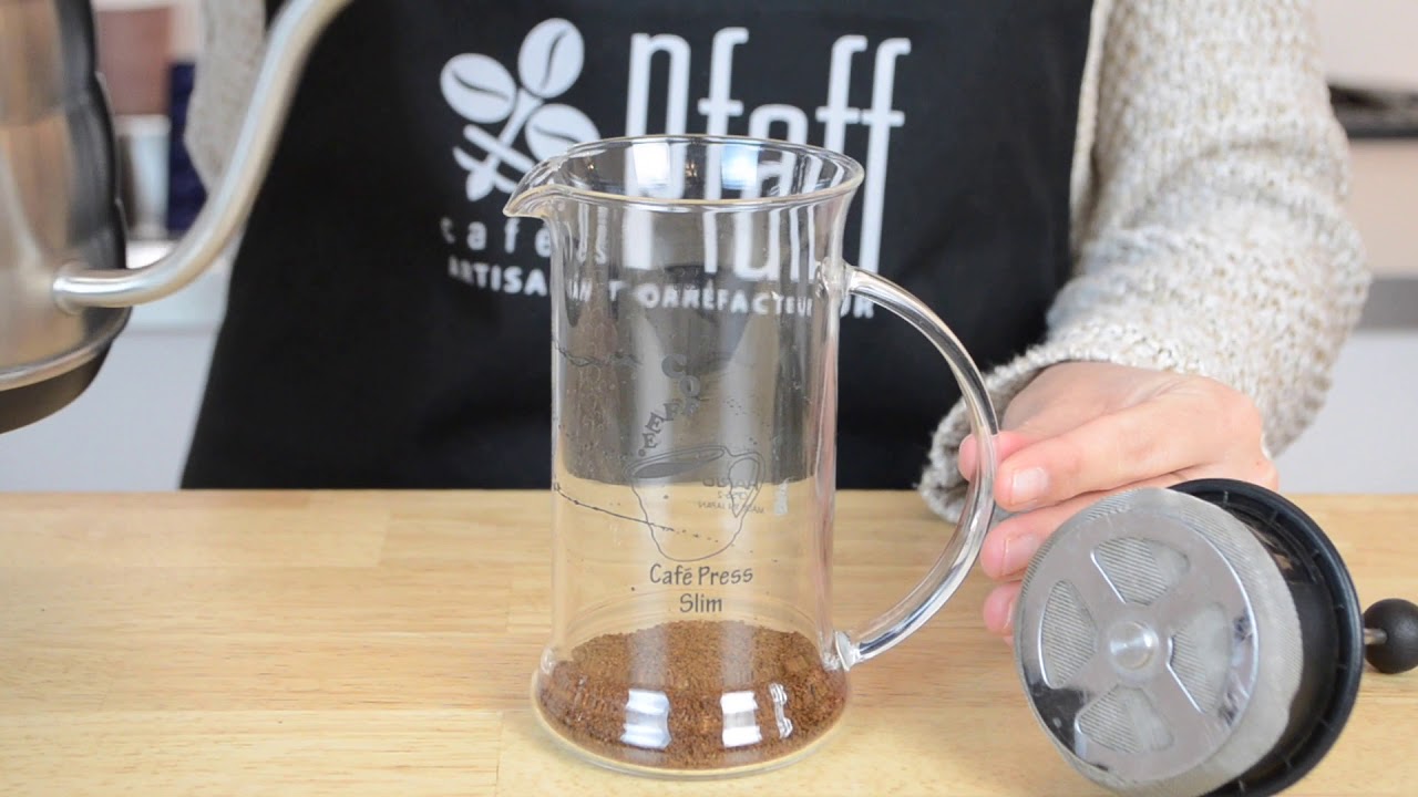 Les méthodes douces : La cafetière à piston en démonstration chez les cafés  Pfaff 