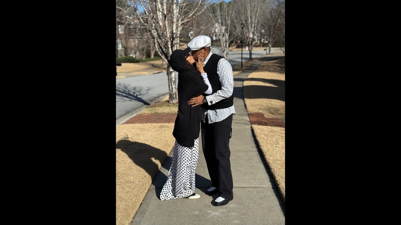 Couples Praying Together: Love Eph.5   