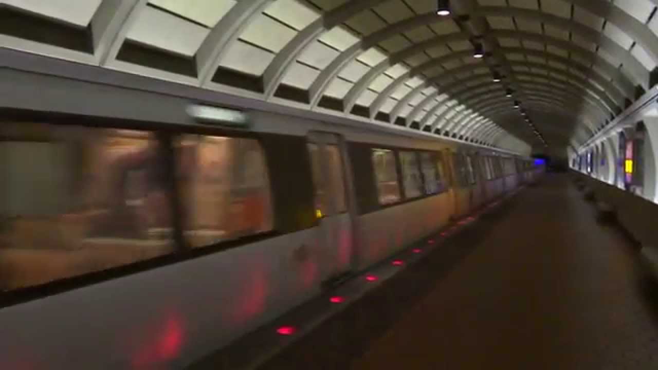 Монтгомери? Высокоскоростные тяговые лифты на станции WMATA в Форест-Глен, Форест-Глен, Мэриленд