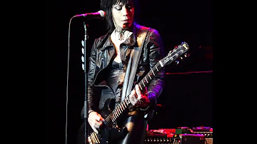 ''Do You Wanna Touch Me'' - Joan Jett and the Blackhearts - Red Bank, NJ - Oct. 11th, 2014